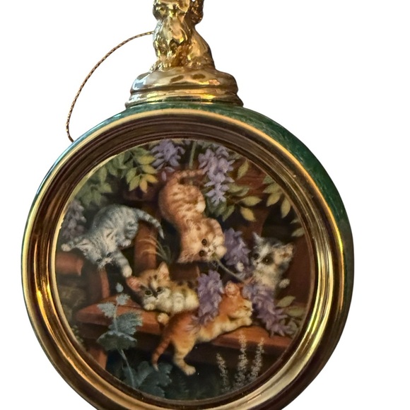 Bradford Editions Kitten Expeditions Porcelain Ornament Set - Picture 3 of 12